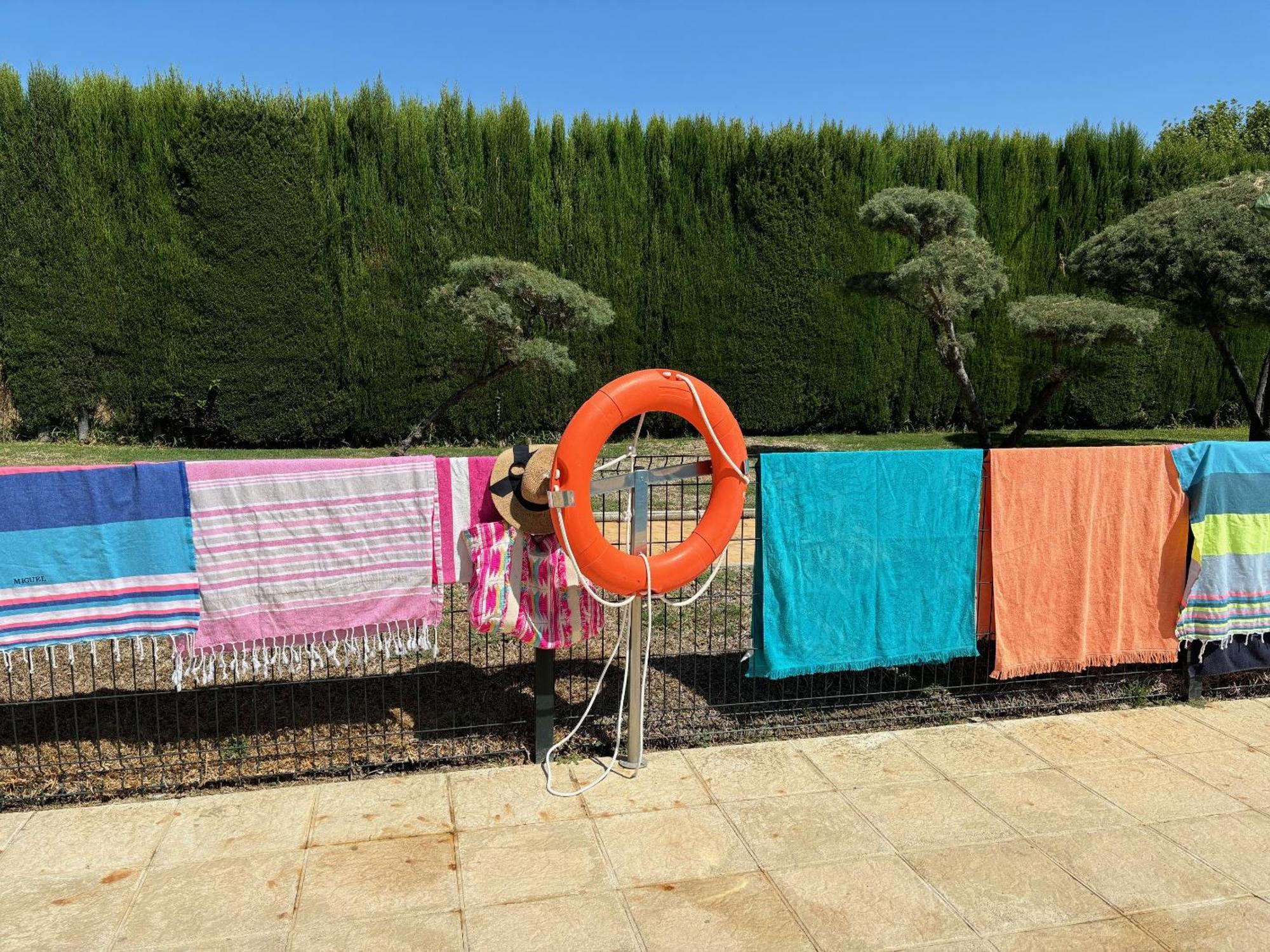 Villa Casa En Ruta De La Plata Con Piscina Comunitaria Guillena Exterior foto